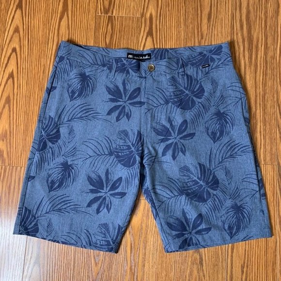 NWOT Travis Mathew Mens 36 Floral Hawaiian Pattern Shorts‎ - Picture 1 of 8